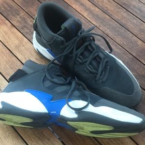 Adidas Men’s Basketball Sneakers Size 9